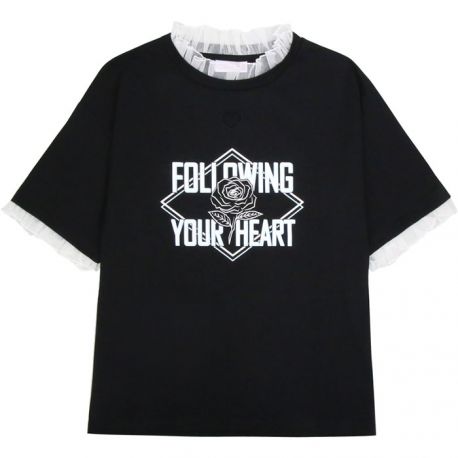 Following your heart T-shirt with lace collar