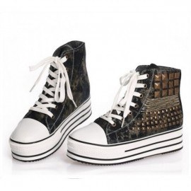 Fashion thick-based rivet sneakers