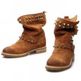 Stylish women's rivet mocca boots
